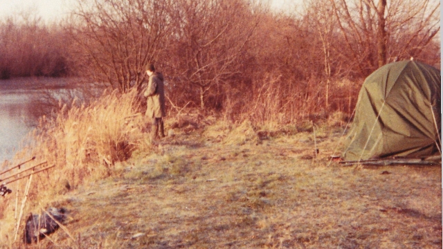 Winter carping 1983 style, the bivvy is a dave barnes aqua shed