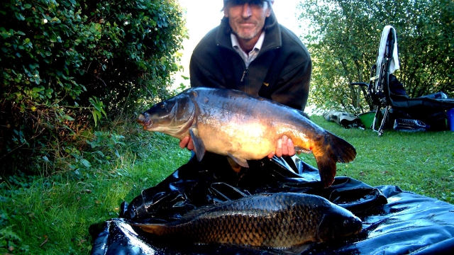 Two at once! 22lb mirror and a 16lb+ common october 2006