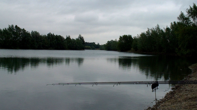 Looking down to the railway end of the lake