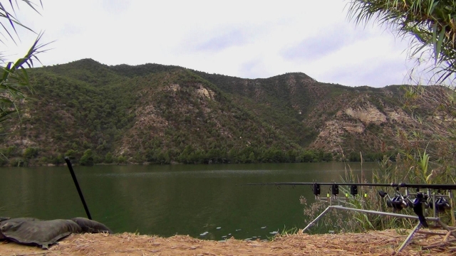 The swim at almatret. 300 meters wide with depths over 11 meters. lots of flooded olive groves etc in the margins with massive boulders and plenty of washed down dead trees