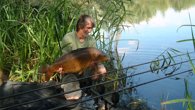25lb stunner caught right under those rod tips!