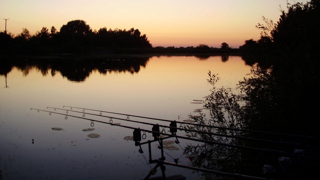 Summer sunset on pingles in the car park swim