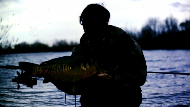A quick winter session in 1985 produced this 14.14lb mirror, poor quality but that capture meant a lot to me at the time