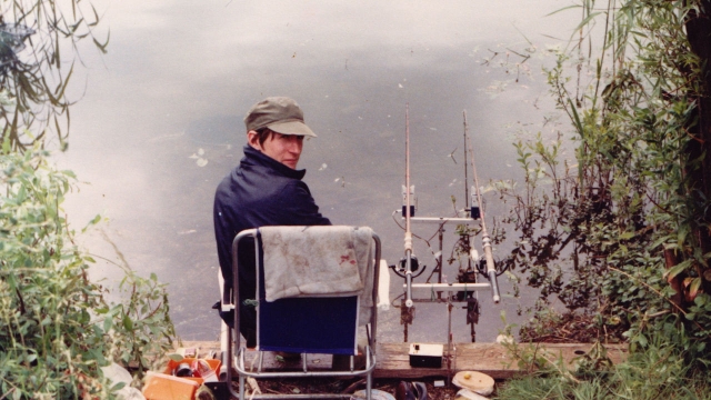 Back in 1981 you could fish anywhere you liked on dickos. you could even take a boat out and there was not hordes of dog walkers either. it was a quiet dis-used gravel pit. shame progress came along and made it into a reserve!
